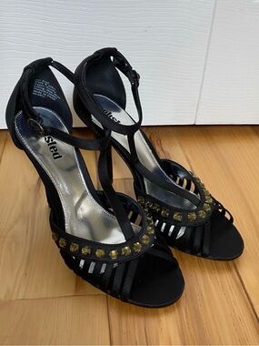 Black Peep Toe Heels Size 8 NWOT by unlisted